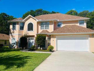 Beautiful Pool Home near the I95 Exit 284 - Palm Coast - 0
