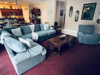 Beautiful Pool Home near the I95 Exit 284 - 7