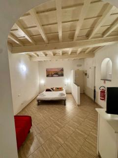Lovely portion of property few steps from Basilica Santa Croce - 1