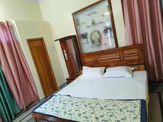 Arya Holiday Home - Ayodhya - 0