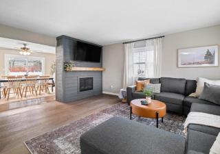 Vermilion Retreat with Game Room, Hot Tub and Across from Community Pool - Vermilion - 9