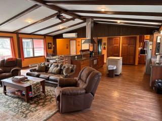 The Main House at Rustic River - Austinburg - 9