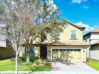 Beautiful 7Bd Family Home with Themed Game Room-9117 - 9