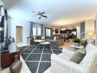 Beautiful 7Bd Family Home with Themed Game Room-9117 - 8