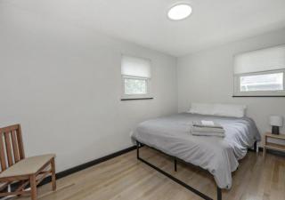Updated Bungalow Near Downtown Willoughby - 7