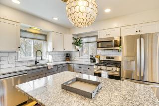 2 Mi to Downtown Colorado Springs Apt with Grill! - 4