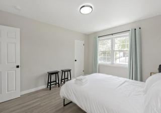 Modern Ranch 15 min to Downtown and Hospitals - Euclid - 9