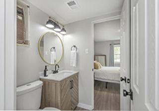 Modern Ranch 15 min to Downtown and Hospitals - Euclid - 7