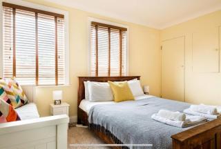 Two Bedroom House by Brookland Stays Serviced Accommodation Short Lets Brighton & Hove with Free WiFi - Brighton & Hove - 4