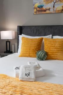 Cozy Lux Haven - Whitestown - 8