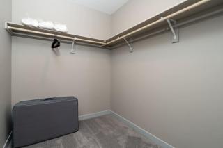Cozy Lux Haven - Whitestown - 7