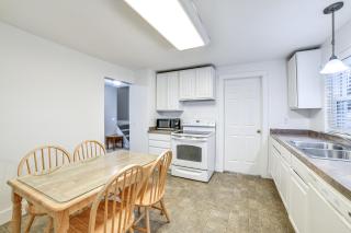 Near Hiking and Skiing Cozy Home in Cortland! - 3