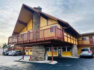 Clayton House Motel - 1