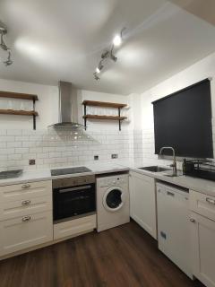Free Parking 4 Beds Flat 15 min train to Victoria London Bridge St Paul Cathedral - Londra - 1