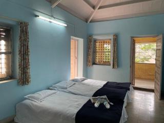 The Imperial Heritage II 2 minutes from Station and market II Deluxe AC Rooms II - Lonavala - 2