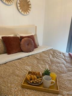 New Modern 2BR 2 Bath Apartment with shared rooftop B2 - Atene - 9
