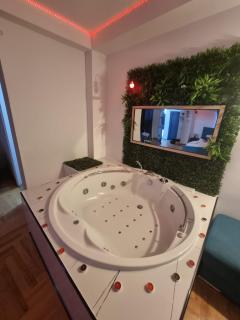 RIS Studio premium lux jacuzzi - Bucharest - 7