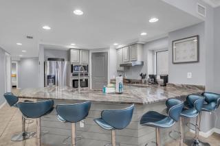 Colonnades 701 by Current Tides Vacation Rentals - Gulf Shores - 4