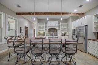 Hill Country Escape Hot Tub Pet Friendly - 4