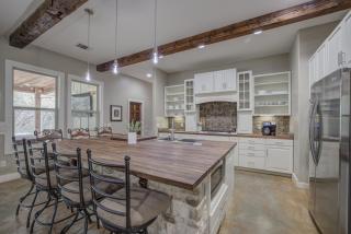 Hill Country Escape Hot Tub Pet Friendly - Dripping Springs - 2