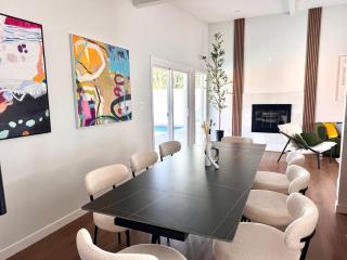 4 Bed Modern Pool House with Spa & Game Room - 6