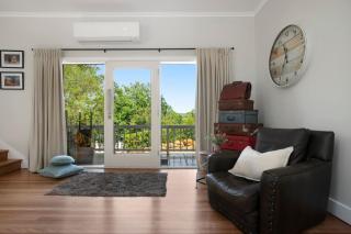 Extraordinary Country Retreat with Beautiful Views - Bowral - 2