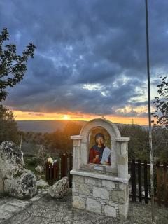 The Hideaway Suite, Cozy Courtyard Retreat in the Hills - Peristerona - 2