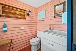 A 'Teague of Our Own - Pet friendly & In town! - 5