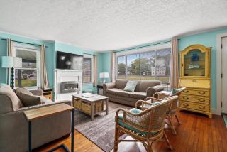 A 'Teague of Our Own - Pet friendly & In town! - 3
