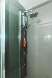 The Quirk Inn Air residence Makati Swim Gym Park Eat Laugh 3301 - Manila - 4