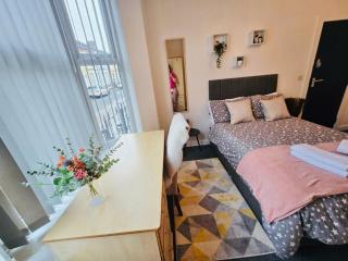 Room 1 Shared House in L7 - 1