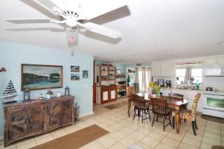 An Unfettered View - Beautiful ranch w/ boat dock! - 4