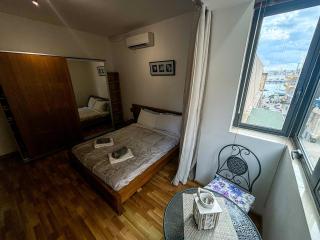 Side Sea View Apartment - Sliema - 2