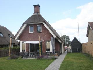Villa in Friesland with Jetty and Fenced Garden - Idskenhuizen - 6