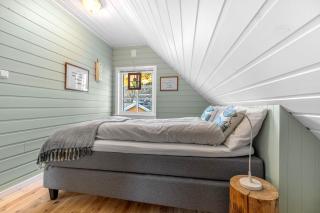 Exclusive fjord getaway with sauna - - 8
