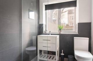 Two Bedroom Apartment By Brookland Stays Serviced Accommodation Short Lets Brighton With Free WIFI - Brighton & Hove - 2
