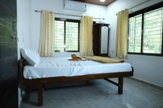 Sargavi Villa - - 8