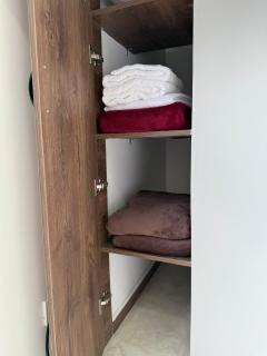 Laureles Suite 703 Faro 78 Queen bed con Aire - 9