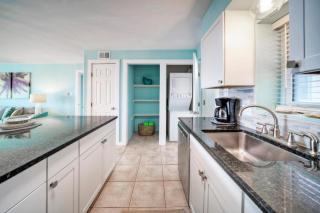 Sleeps 18 2 Condos Beach Access Pool Views Tennis Pickleball Courts - 5