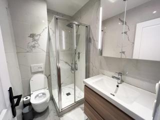 Urban Flat 108 - Stunning 4 BDR Flat in Paris - Paris - 1