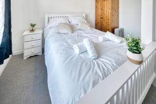 Cozy 4-bed stays for Contractors & Families - Birmingham - 8