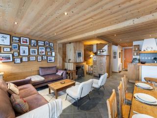 Duplex 3 chambres avec cheminée et terrasse plein sud, proche des pistes et commerces - FR-1-566-59 - Les Allues - 4