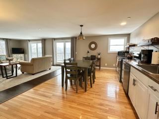 2BR Condo Downtown SWH w/ Ocean Views [Driftwood] - 5