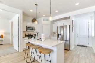 Walk to Marina and Lake Spacious Garden City Gem! - Garden City - 5