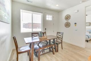 Walk to Marina and Lake Spacious Garden City Gem! - 7