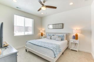 Walk to Marina and Lake Spacious Garden City Gem! - 2