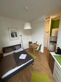 Ferienwohnung zentral am Bahnhof mit Küche, Badezimmer, gratis Parkplatz & WLAN - Ratisbona - 0