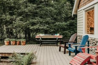 Snowline Cabin 1 - A Perfect New Contemporary Family Retreat With A Hot Tub! - Glacier - 6