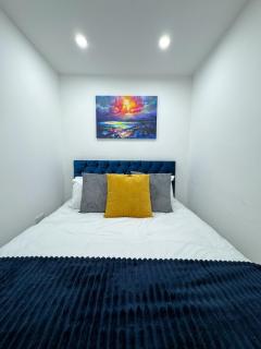 Modern City Centre 2 Bedroom Flat - Free Parking - 2