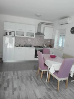 Apartment Tona - Tisno - 8